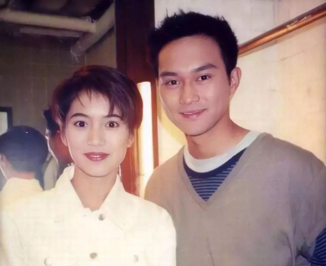 张智霖|张智霖录完节目就陪老婆买包？计划5年内退休袁咏仪：不用理他，想多了