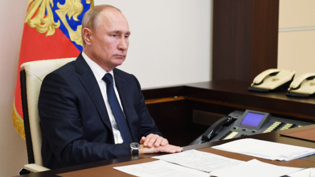 俄罗斯|外媒斥责普京拿能源当武器，扎哈罗娃硬怼：有能耐去烧报纸取暖