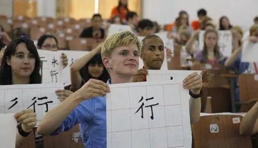 汉语|汉语成俄罗斯高考项目，学生做题挠破头，中国学生：天道好轮回
