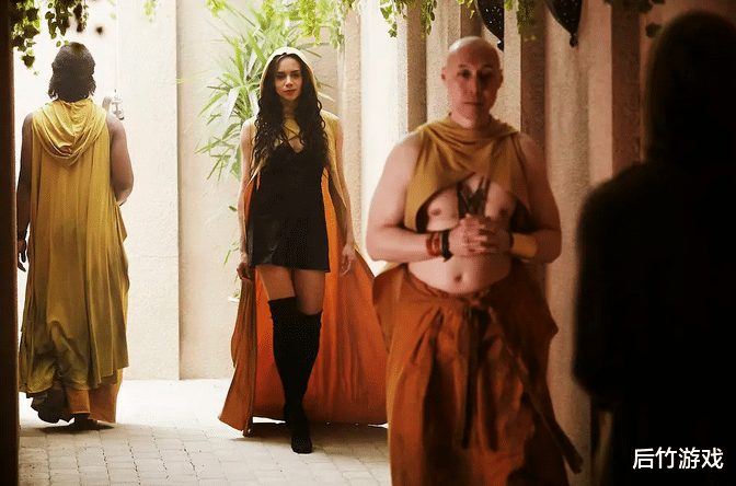 生化危机|《生化危机》重启电影角色宣传视频公开，卷发黑版吉尔接受采访