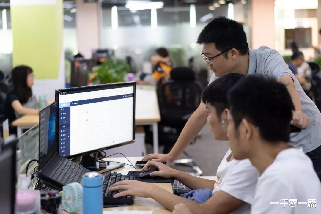 程序员|80后程序员：30岁上海买房，让我成村里榜样，但穷也超出他们想象