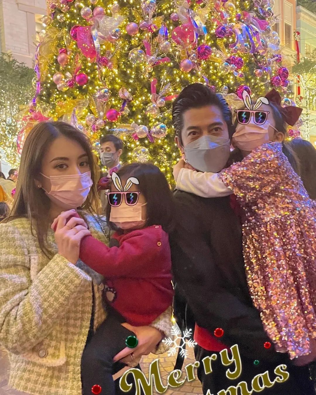 圣诞节|何洁庆祝圣诞别抵制，评论区骂声一片，直言《长津湖》后再无圣诞