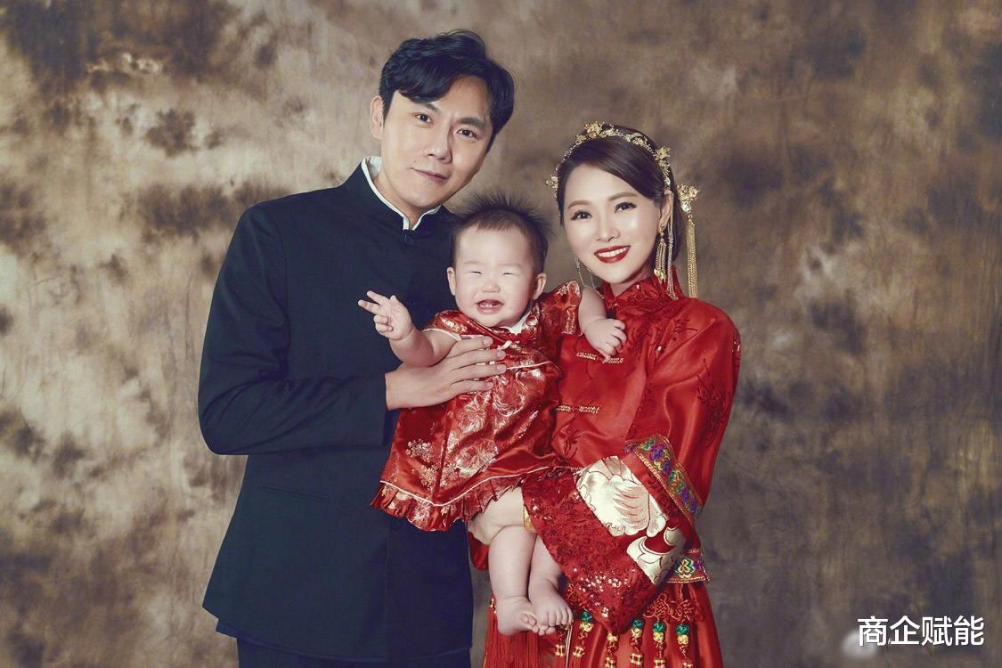 伊能静|伊能静晒上海新家，满满少女心，狂买900件快递值了