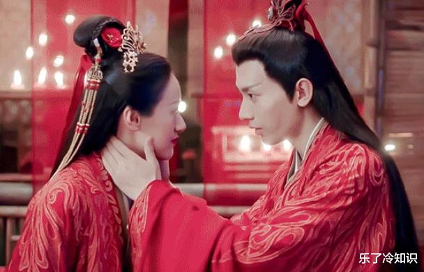 吻戏|吻戏为何只露出上半身？看到下半身后，惊奇的脑洞粉丝都乐了