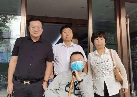 李昕言温度空间|郭希志当面辱骂律师，拒不配合回答问题，谁给她如此高傲的姿态？