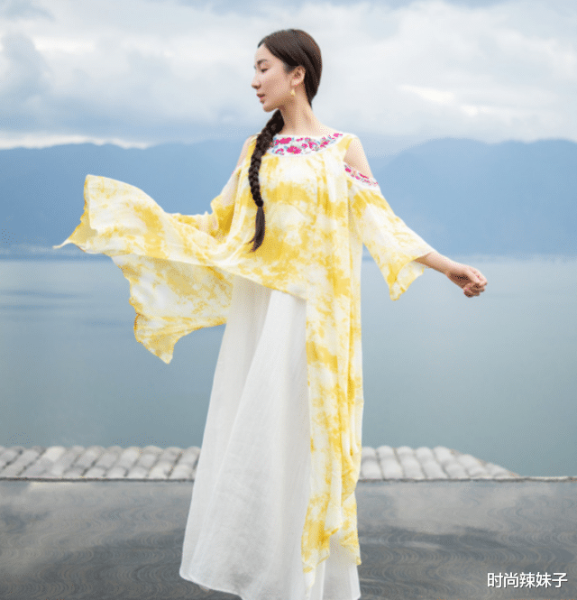 娄艺潇|为何娄艺潇不爱穿“无痕裙”？当她穿起后，凹凸身材能让女士嫉妒