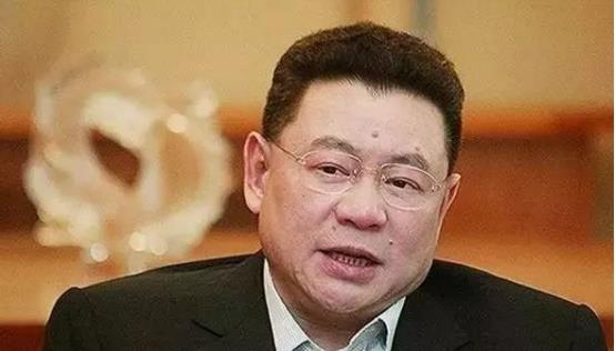 小超侃事|房产中介罗兆辉：5年成亿万富豪，3亿元“泡”女星