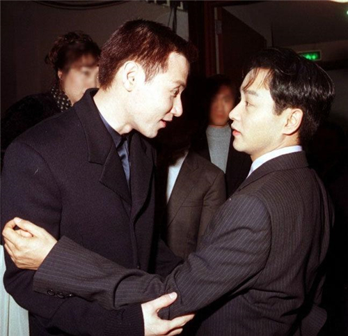 张国荣|18年前，张国荣约见白龙王被拒绝，60天后哥哥跳楼，龙王说了4字