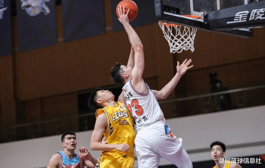 卡福|CBA排名大變臉！全勝隊(duì)僅剩5支，上海崛起新疆隕落，浙江露冠軍相