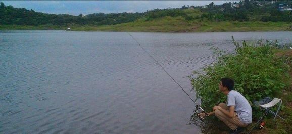 上游新闻|湖北一男子野钓“米级”大货,遛鱼半小时,3秒钟水老虎就没了