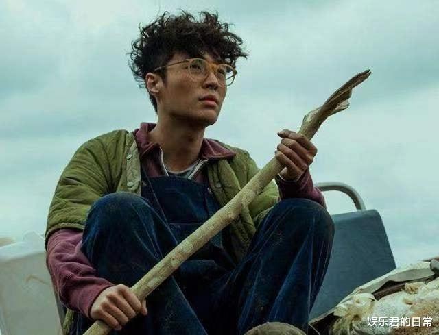 迪丽热巴|明星也“考编”？关晓彤张艺兴加入国家话剧院，刘昊然也进文工团