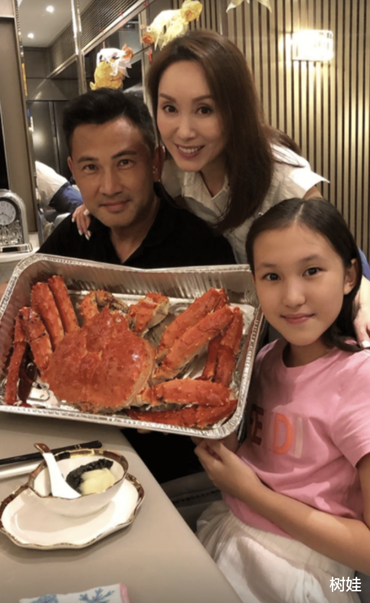 林文龙|吴启明设宴款待林文龙夫妇，亲自下厨秀厨艺，已转做厨师收入可观