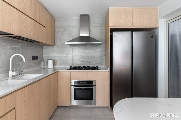 这是我见过最雅致的两居室，107㎡散发着原木的清香，令人着迷！