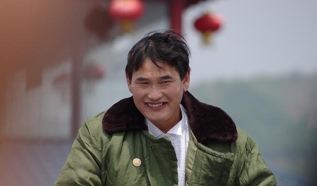 陈亚男|陈亚男想洗白？本人承诺用未来2年佣金做公益，套路却被网友拆穿