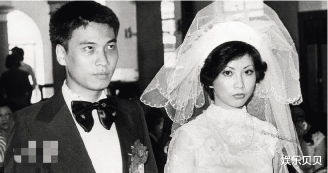 吴孟达|吴孟达出殡时儿女齐全，17岁儿子捧着遗像尽孝，42岁长女泪目