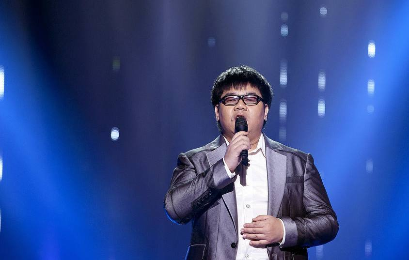 盲人|一年失去3位至亲，成名后张狂耍大牌，盲人歌手杨光怎么这么糊涂