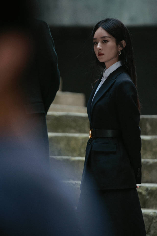 爱很美味|赵丽颖黑衣职业装造型职场简约干练