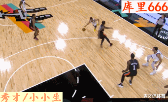 斯蒂芬·库里|库里又暴走，1V4神球王猛感叹：我的天！追平个人纪录再追哈登
