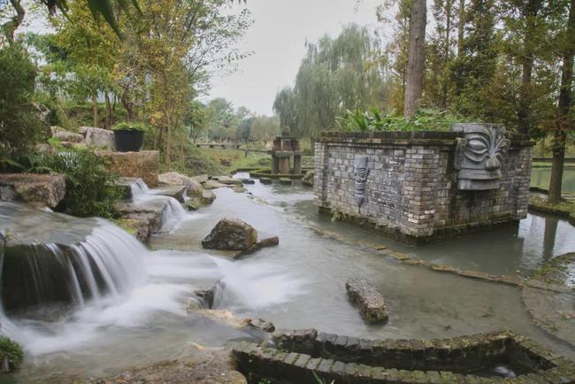 海口|成都一家三口住30亩院子，被媒体捧红后，继续孤独打造乐园