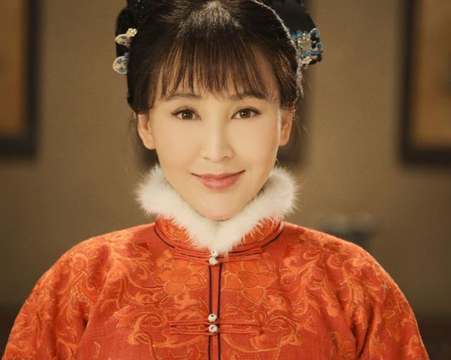 郭靖宇|19岁与导演私奔,在6平米的地下室生下3胎,丈夫用七部剧捧红她