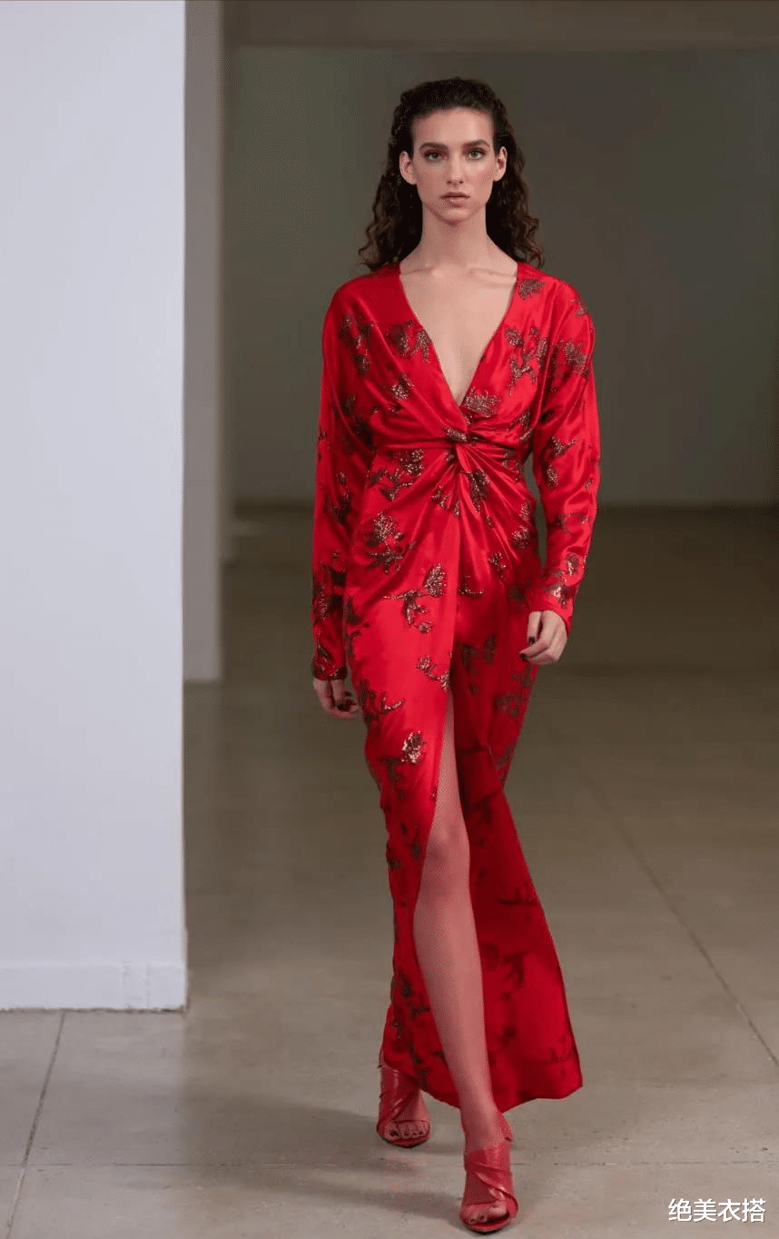 绝美衣搭|不懂“流行色”，还敢称时髦精？人气配色力+穿搭重点，超值干货