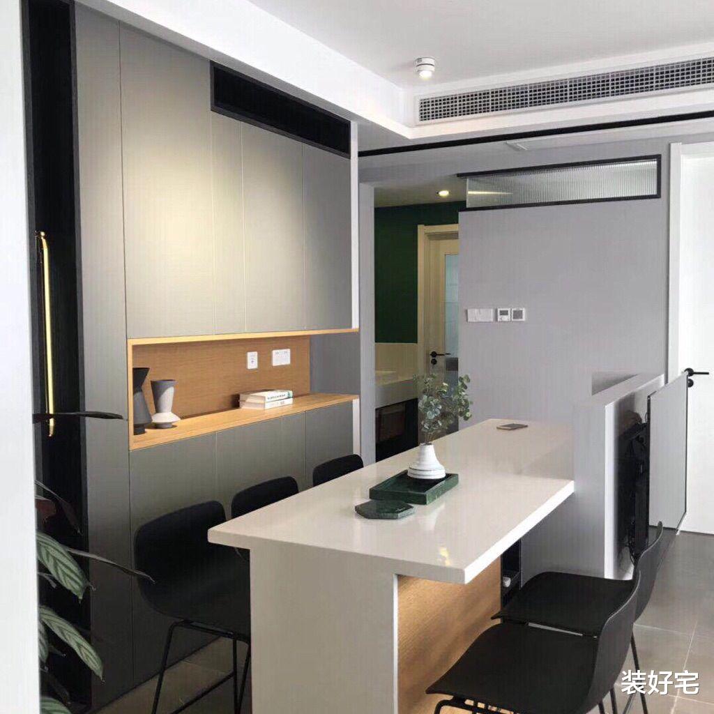 |拆除多余阳台，让家里拥有超大客厅，不到一百平也可以很大气