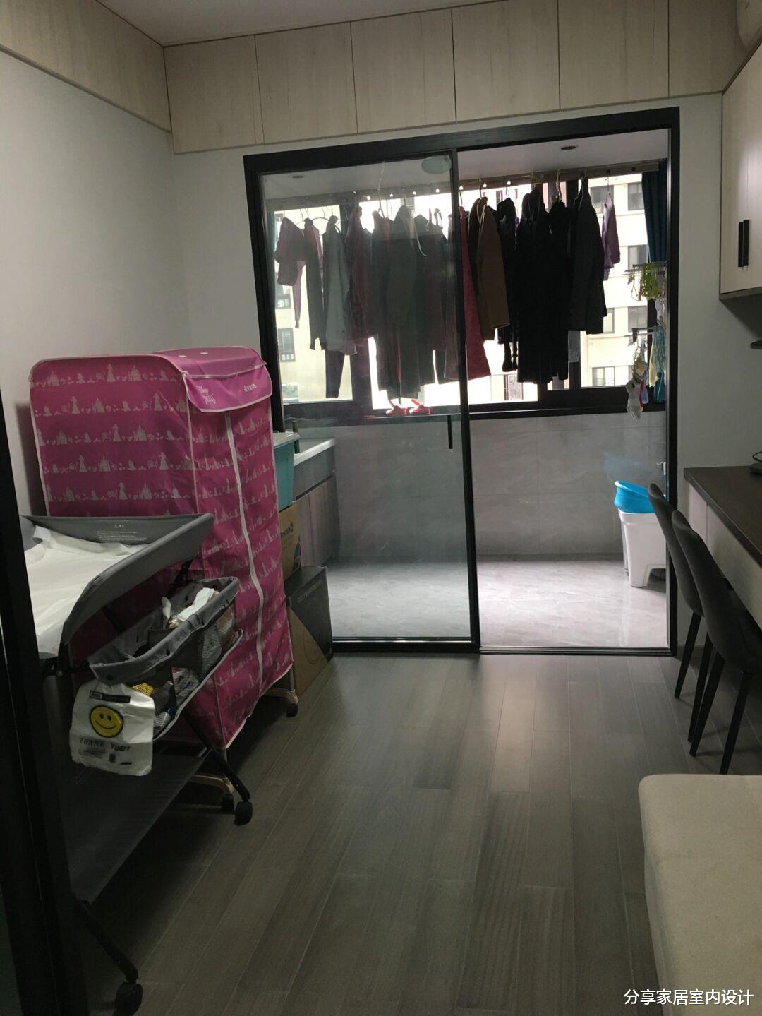 她家首套新房，全屋装修非常简单，三代同堂生活在一起很幸福！