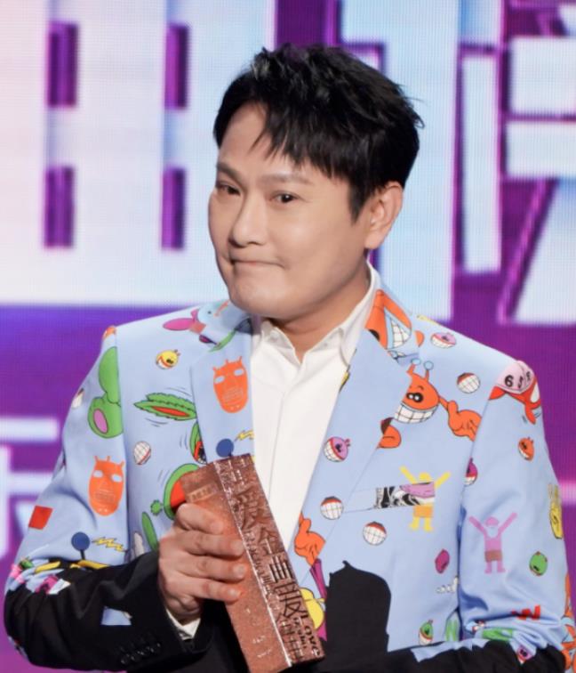 快乐大本营|张信哲也翻车？疑代言海外网赌平台，东方卫视跨年晚会惨遭抵制