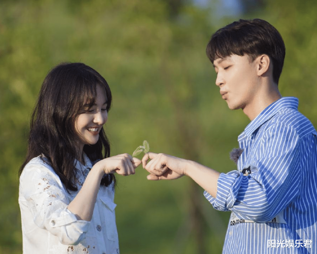 吴岱林|又一顶流小花被爆恋情，看到男方是谁后，网友失望到：就这？