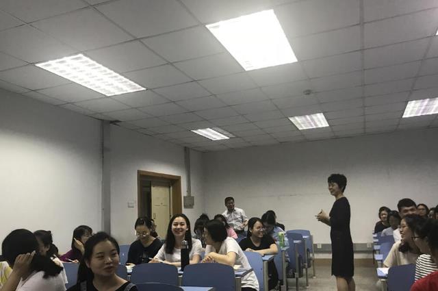 韦东奕|北大韦东奕坦言，自己讲得不太好中期还有退课的，还谦虚总结原因