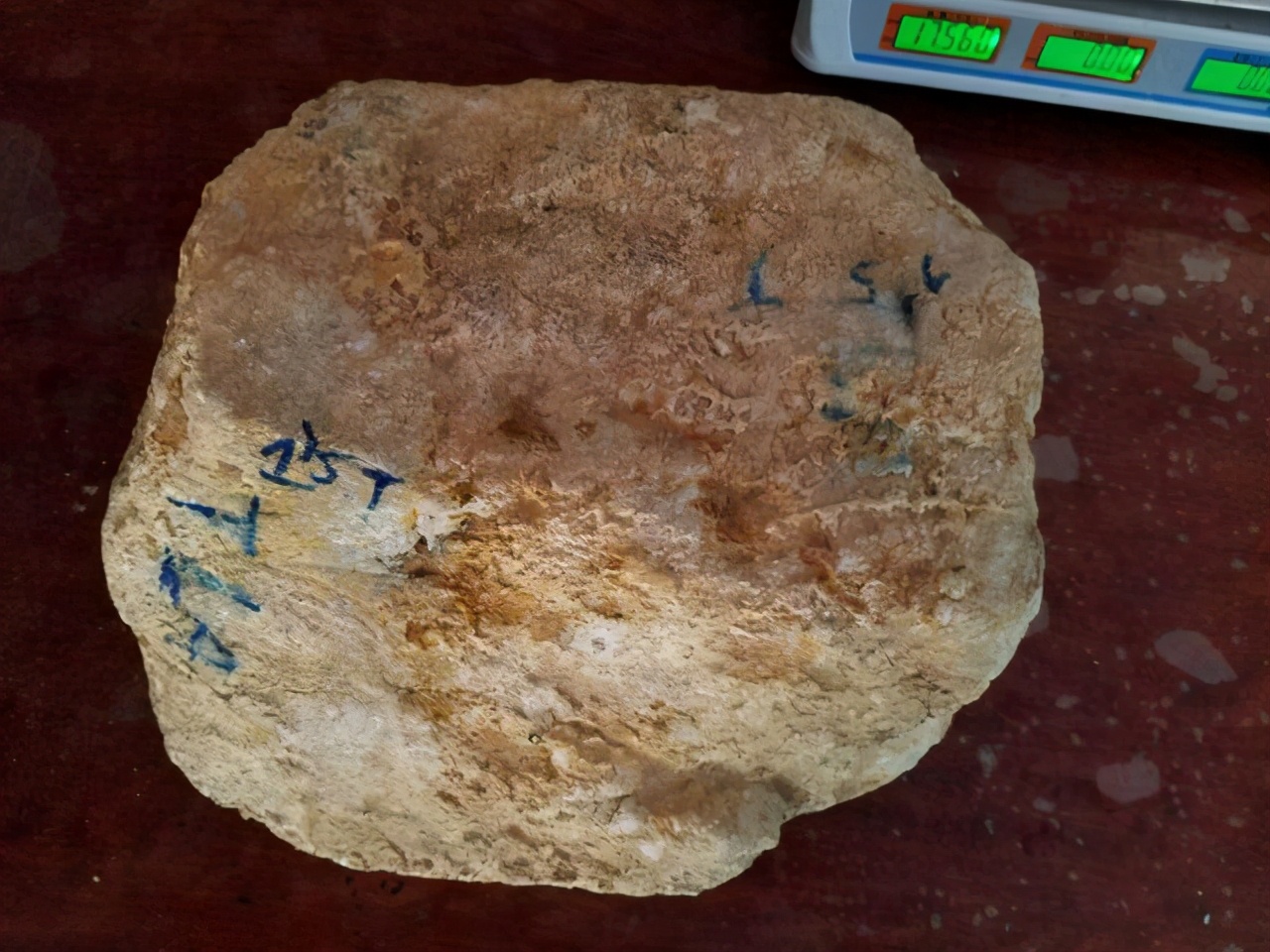 翡翠|翡翠赌石有学问,首先得学会看籽料的皮壳