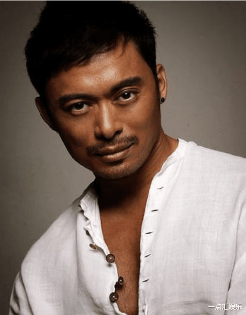 樊少皇|著名港星直播现场“翻车”,千元包卖299,网友:都是坑!