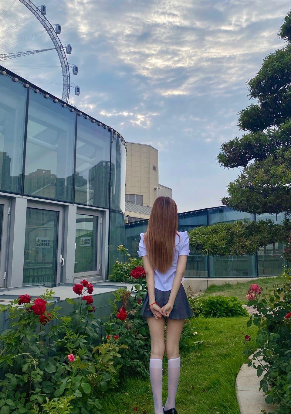 百里守刖|JK制服VS紧身连衣裙到底哪一个更有魅力?