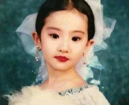 郭德纲|迎六一多人晒出童年照，丽颖村头照接地气，郭德纲老师也蛮帅