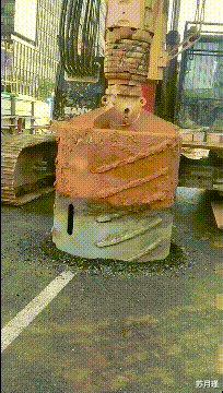 苏月瑾|“?女同事半夜发来了两张照片，问我哪张更好看，你们说这是啥意思啊？”