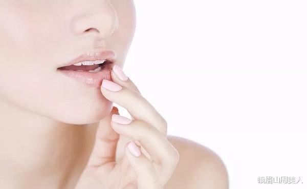 谭维维|?涂口红前需要先涂润唇膏吗？多数人都搞错了，难怪唇色悄悄变深了