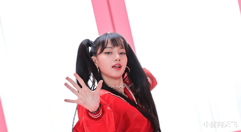 lisa|Lisa 穿超短热裤镜头前热舞！ 超正比例曝光惊艳网友