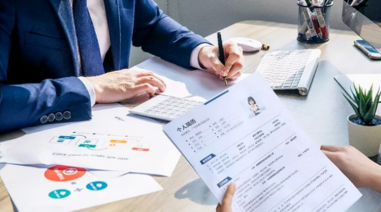 求职|“双非女硕士”含泪自述，辛苦读书20来年，到头来却只能在家带娃