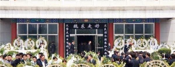 上海市 她40岁守寡，因丈夫一句遗言，把70亿变成285亿，今成上海女首富