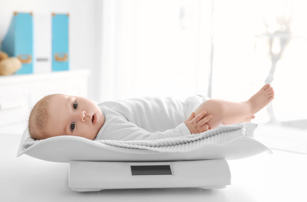 母婴参考|0~12月宝宝喂养分三阶段，很多妈妈都陷入过误区，难怪娃发育不好