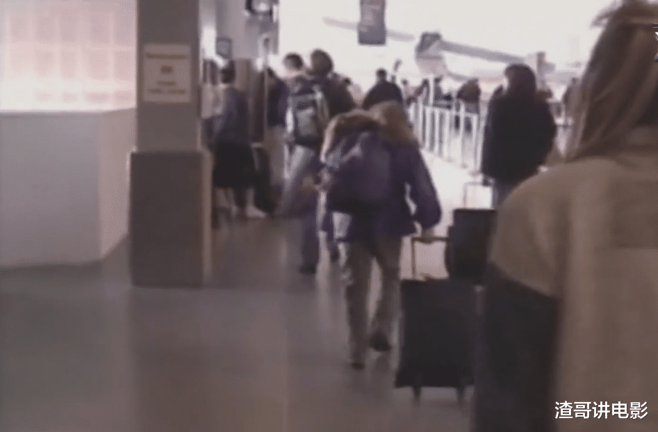 中国科学院|世界上真实存在的双头人，姐妹共用一个身体，却分别控制半边身体