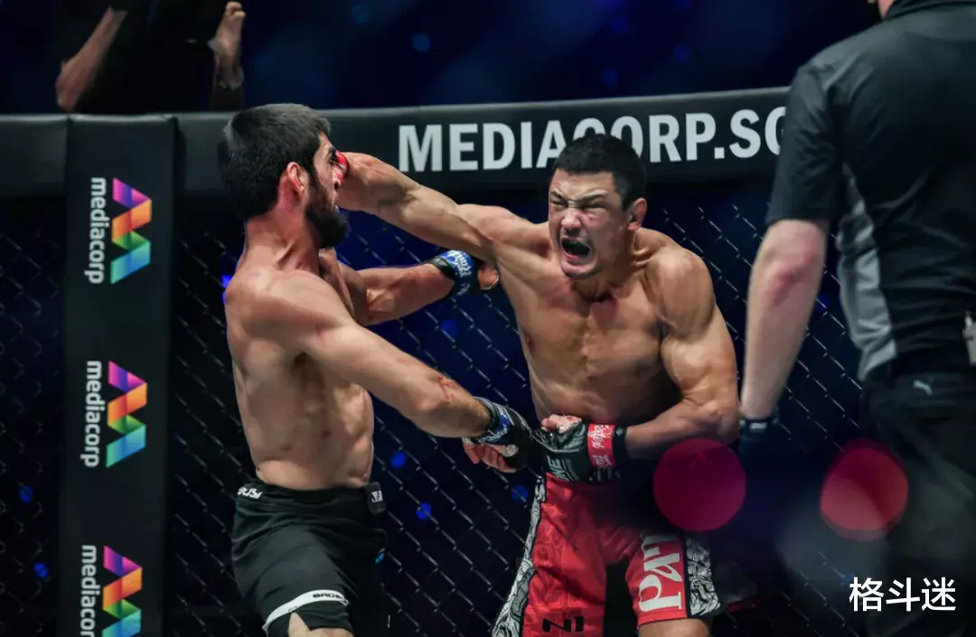 納斯|真正的暴力美學(xué)！真正的浴血奮戰(zhàn)！