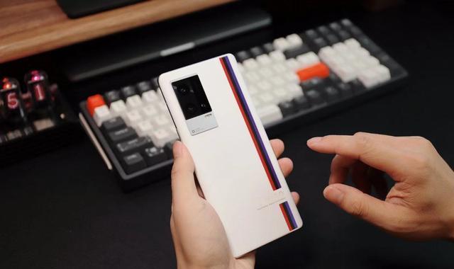 高通骁龙|跌至3699元！2K三星E5屏+120W闪充+独立显示芯片，对标小米12