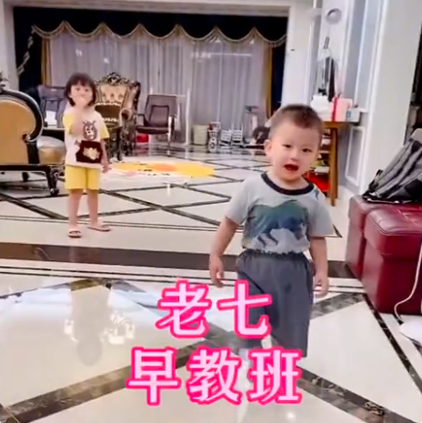 萱爸育儿经|广东36岁宝妈超能生,育有5男2女7个娃,老大读高中老小上早教