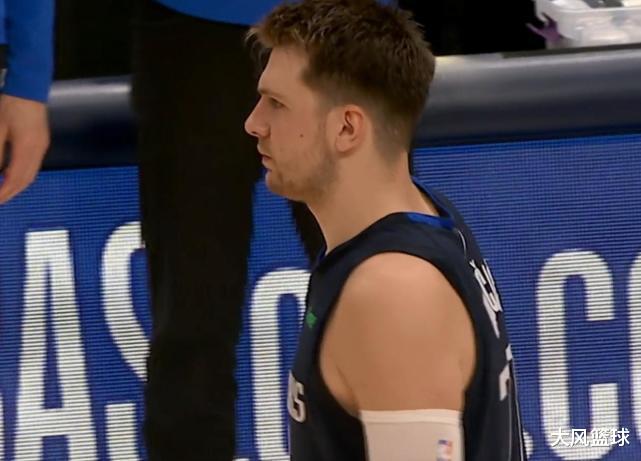 独行侠|尽力了！带着肩伤轰下44+9+9却遗憾输球，1.58亿先生你脸红了吗？