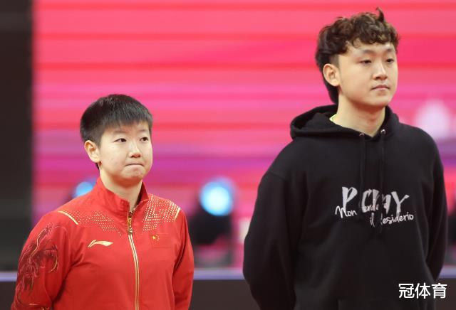 孙颖莎|孙颖莎定妆照来了！紧握双拳炯炯有神，世乒赛身兼三项剑指冠军