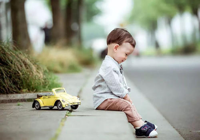 土爸说育儿|当众责罚孩子对孩子自尊心的伤害，超乎你的想象，家长别忽视