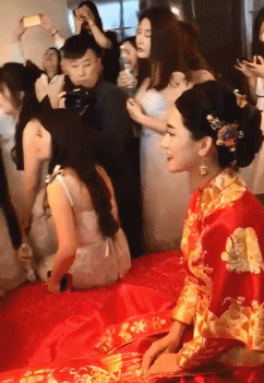 |“我真的只是来捏脚的，为啥女服务员进来就关灯？”哇哈哈哈哈～