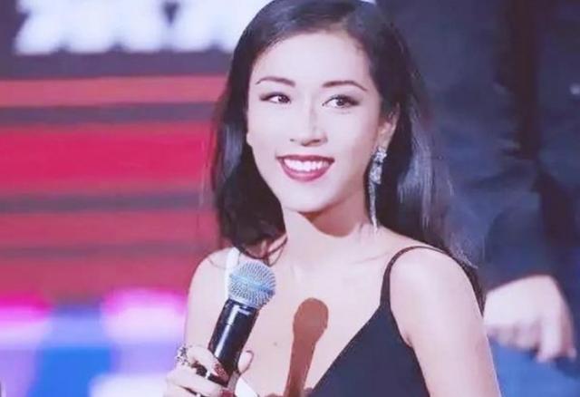 吉克隽逸|吉克隽逸卸妆堪比“整容”,素颜照被曝光后,网友:这颜值认真的吗?