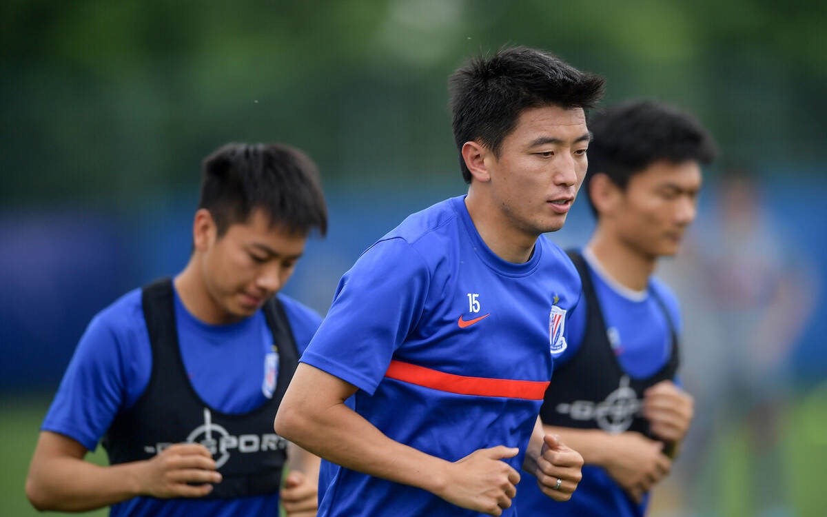 上海申花|头牌射手离队，申花重组锋线“废柴”国脚占先机，争冠收获2大利好